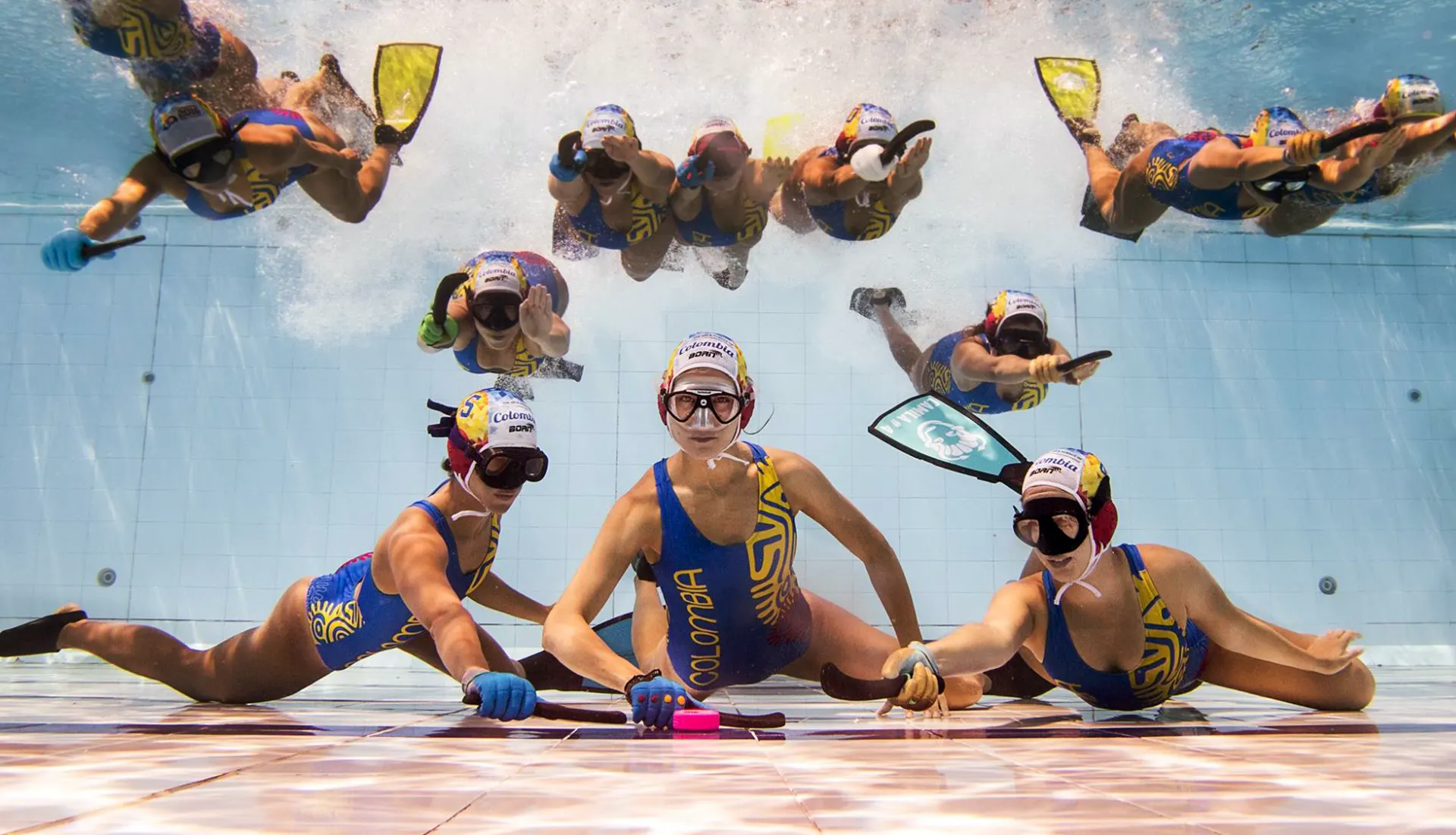 underwater hockey